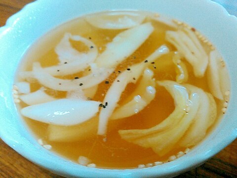キャベツと玉ねぎの中華風スープ